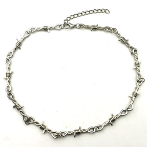 Barbed babe choker